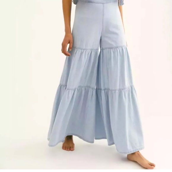 Free People Nebula Stargazing Ruffle Tiers Super Flare Bell Bottom Jeans Size 0 - Picture 1 of 5